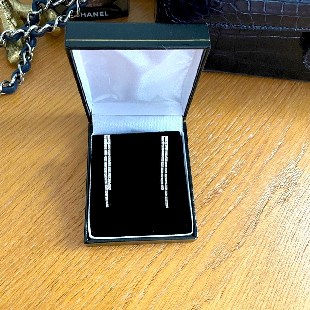 14K DIAMOND 💎 earrings.